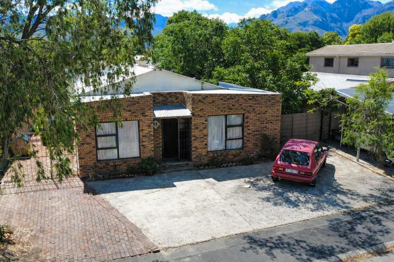 4 Bedroom Property for Sale in Klein Parys Western Cape